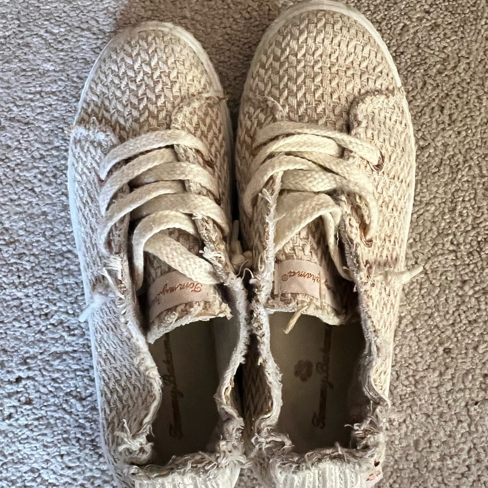 Tommy Bahama Frayed Edge Knit Sneakers